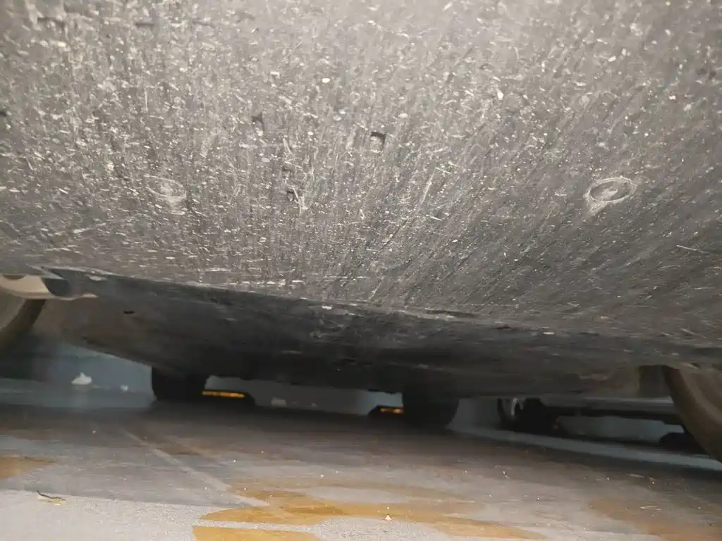 Tesla Model Y — миниатюра 24
