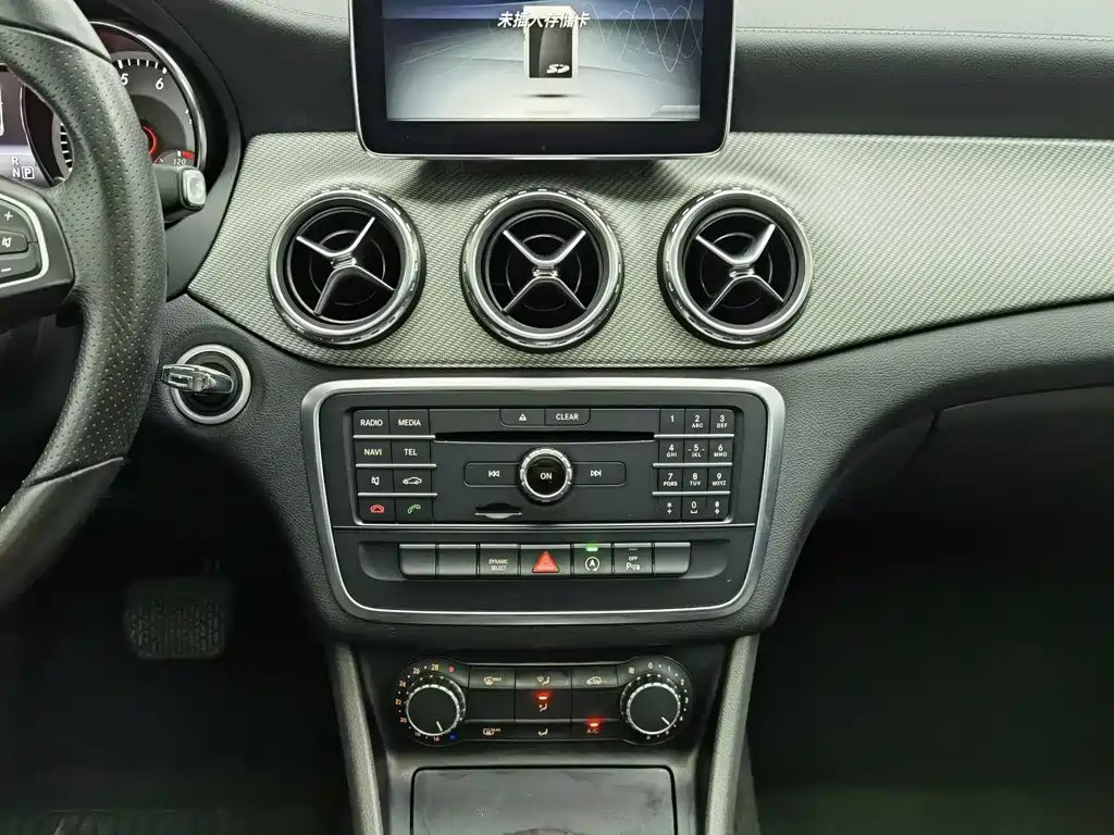 Mercedes-Benz GLA — миниатюра 12