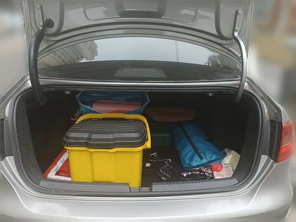Volkswagen Sagitar — миниатюра 20