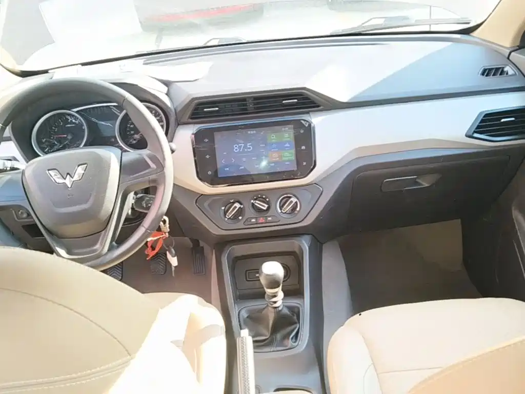 Wuling Hongguang — миниатюра 10
