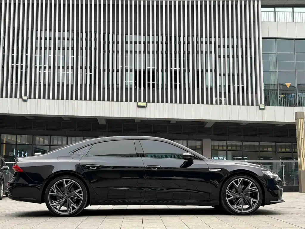 AUDI A7L