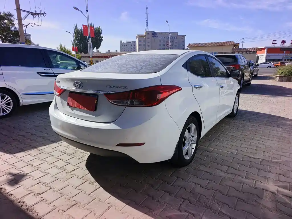 Hyundai Elantra Langdong — миниатюра 5