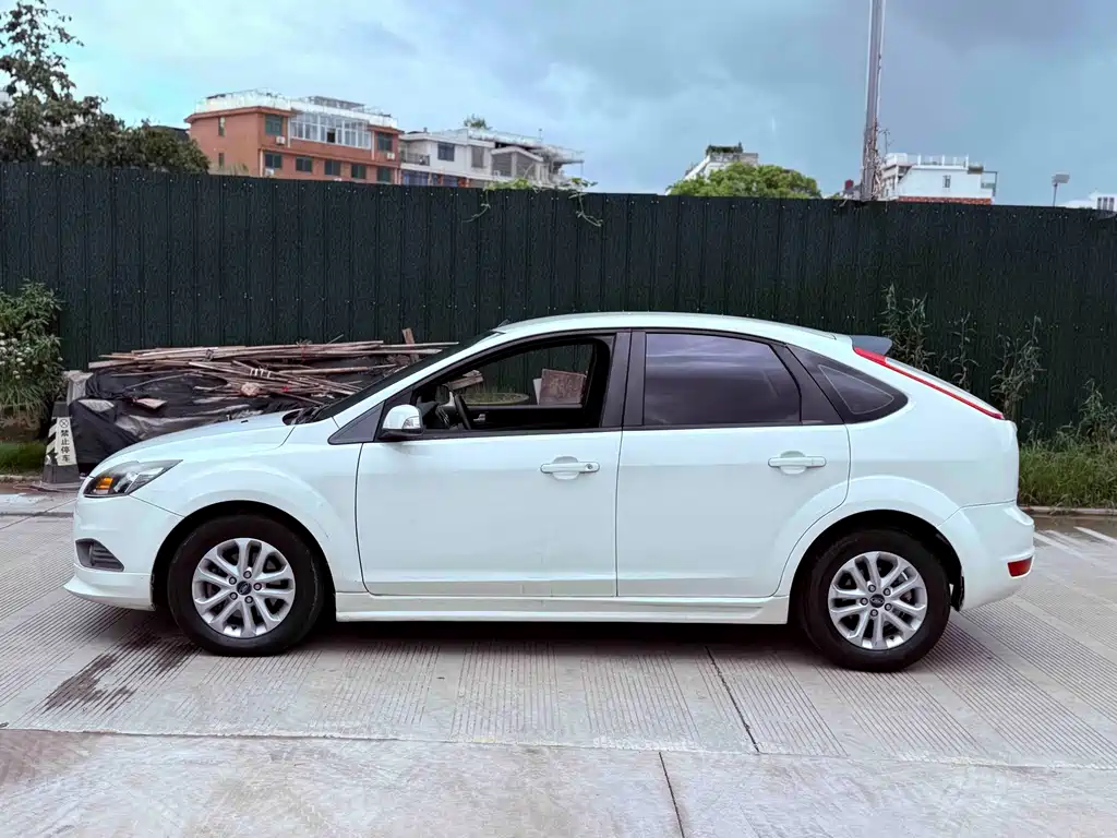 Ford Focus — миниатюра 8