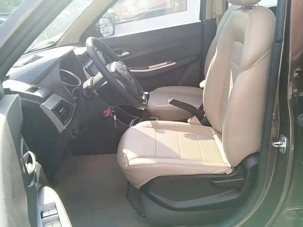 Wuling Hongguang — миниатюра 15