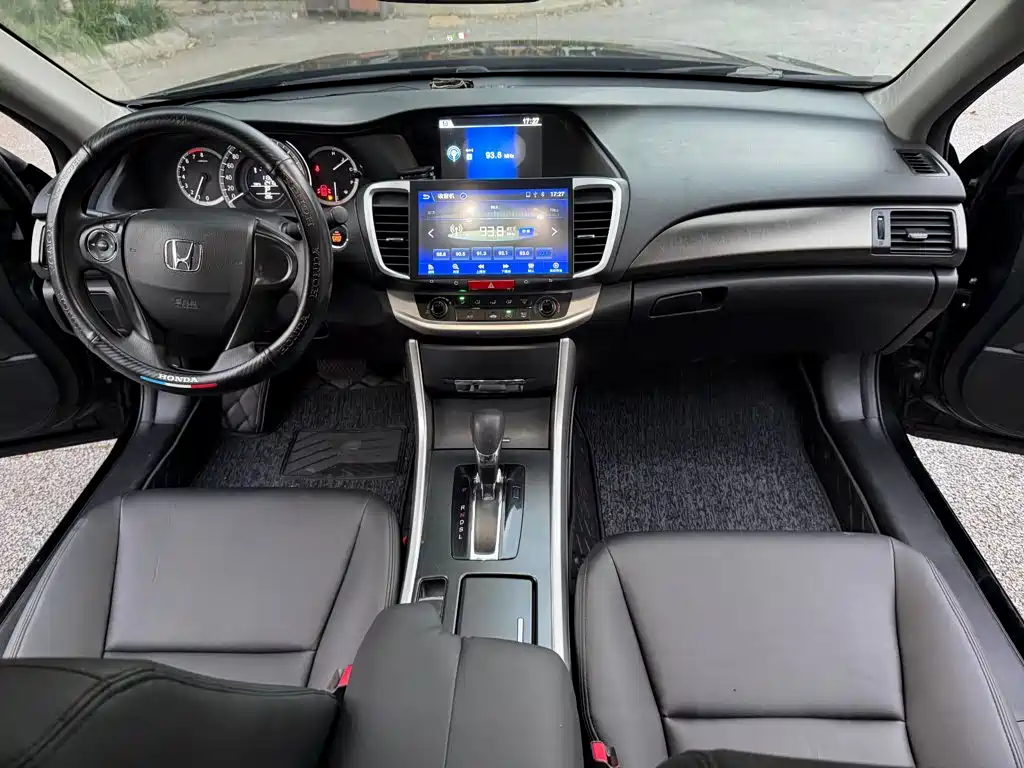Honda Accord — миниатюра 14