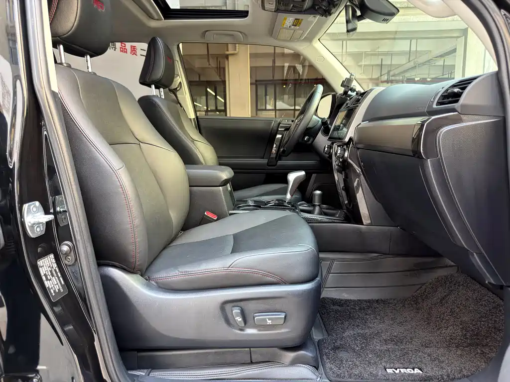 Toyota 4Runner 2022 3.5L AT