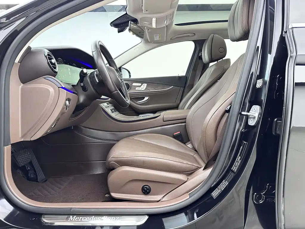 Mercedes-Benz E-Class — миниатюра 5