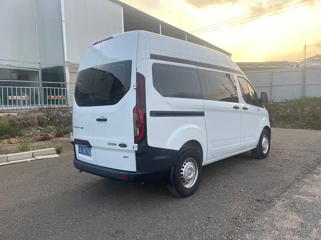 Ford Transit — миниатюра 5