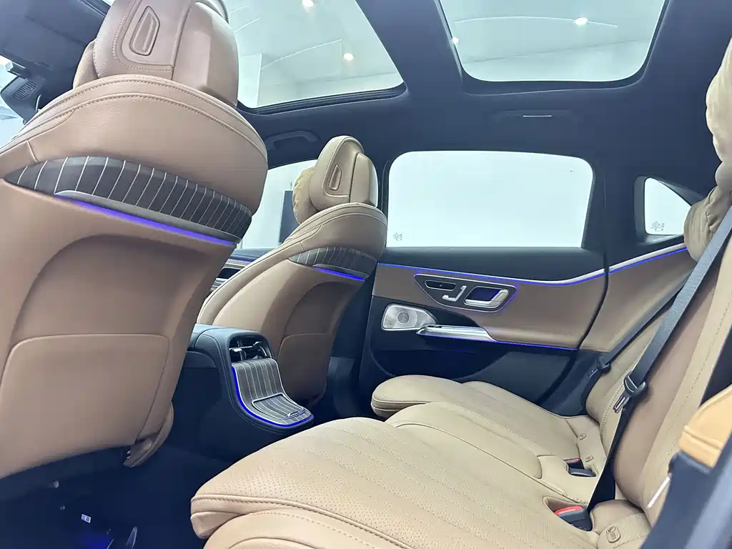 Mercedes-Benz E-Class — миниатюра 15