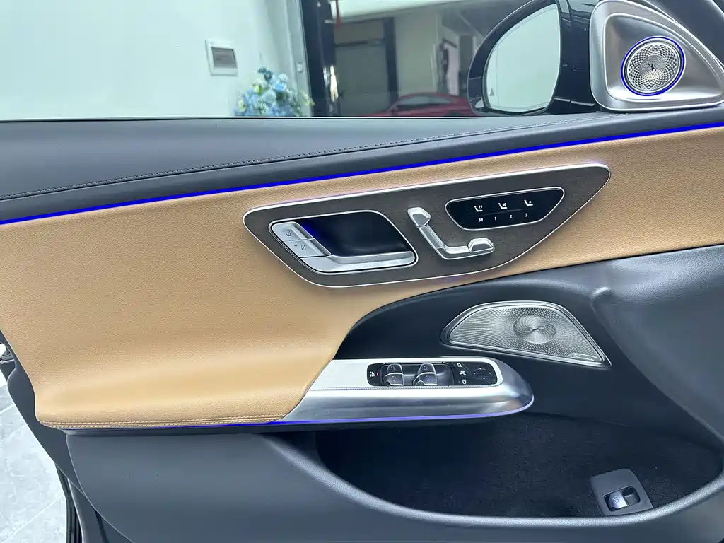Mercedes-Benz E-Class — миниатюра 20