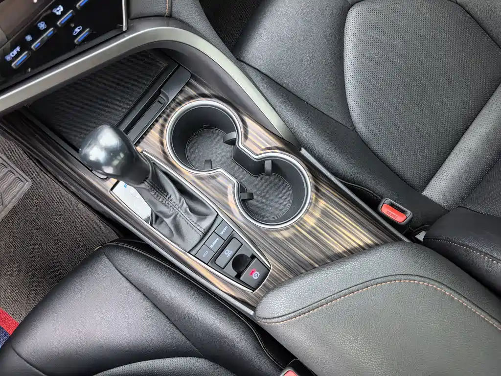 Toyota Camry — миниатюра 15