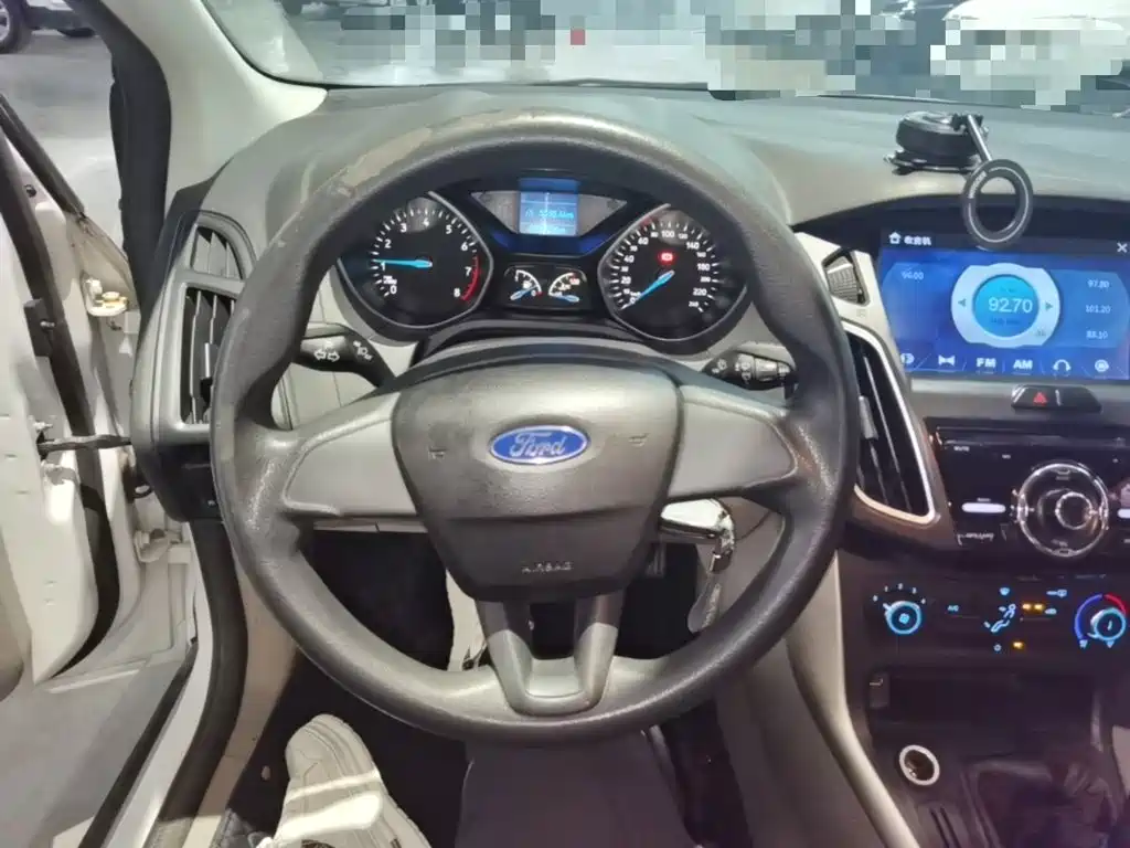 Ford Focus — миниатюра 11