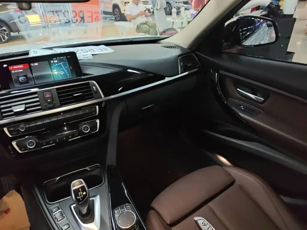 BMW 3 Series — миниатюра 13