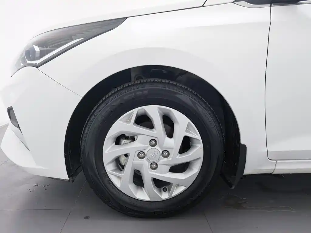 Hyundai Verna — миниатюра 17