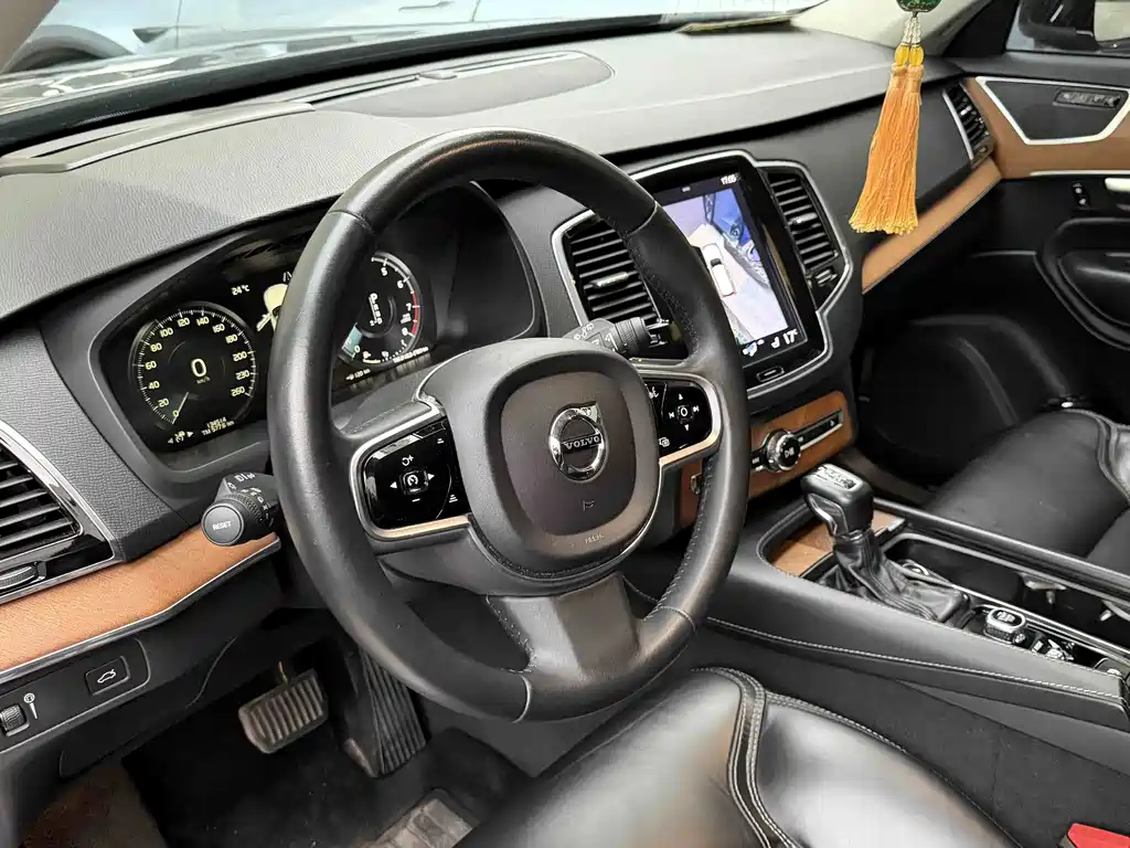 Volvo XC90 — миниатюра 8