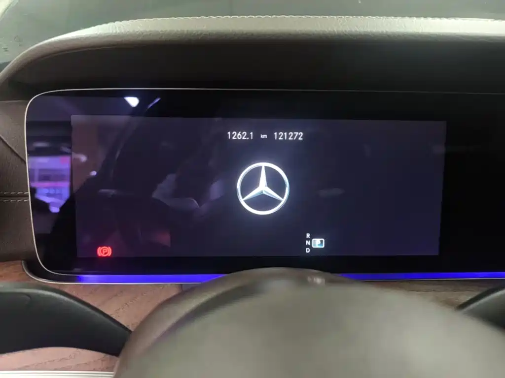 Mercedes-Benz E-Class — миниатюра 12