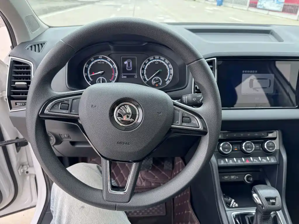 Skoda Karoq — миниатюра 12