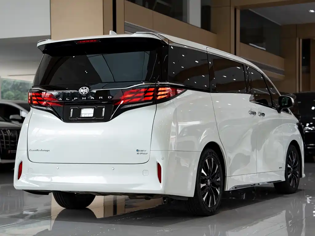 Toyota Alphard — миниатюра 15