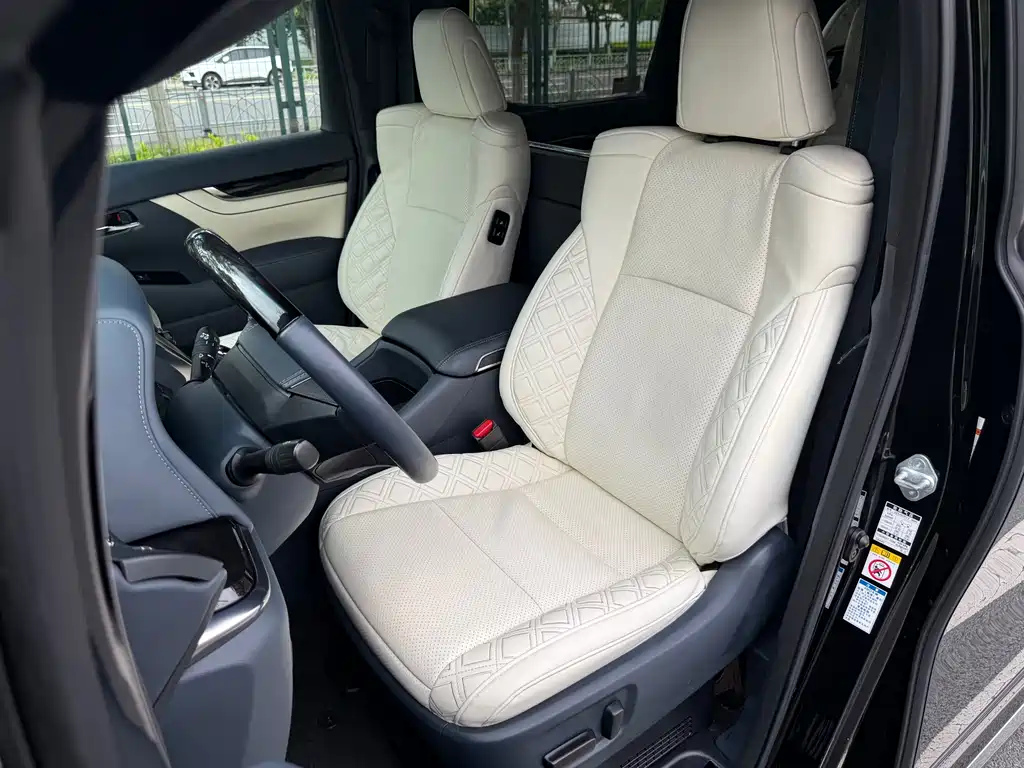 Toyota Vellfire 2019 2.5L HV Luxury