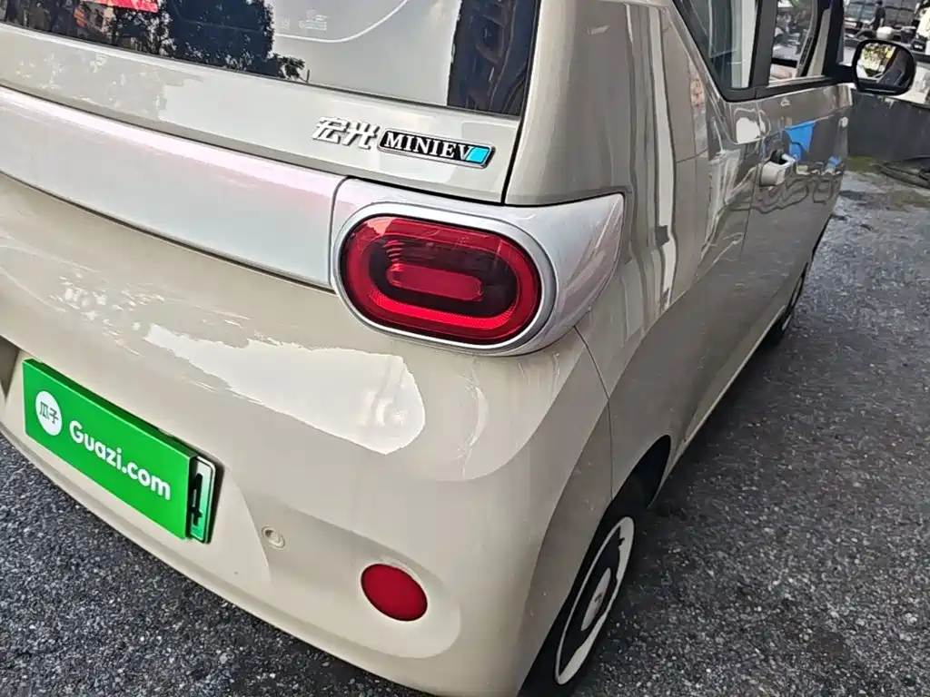 Wuling MINIEV — миниатюра 8