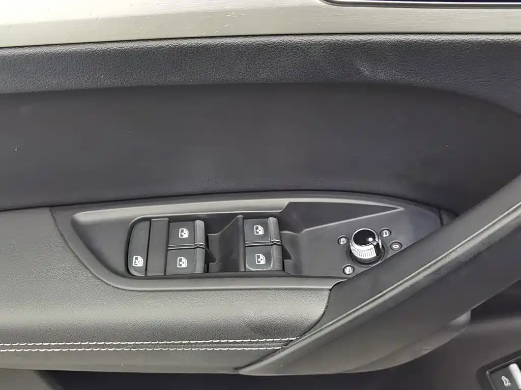 Audi Q5L — миниатюра 9