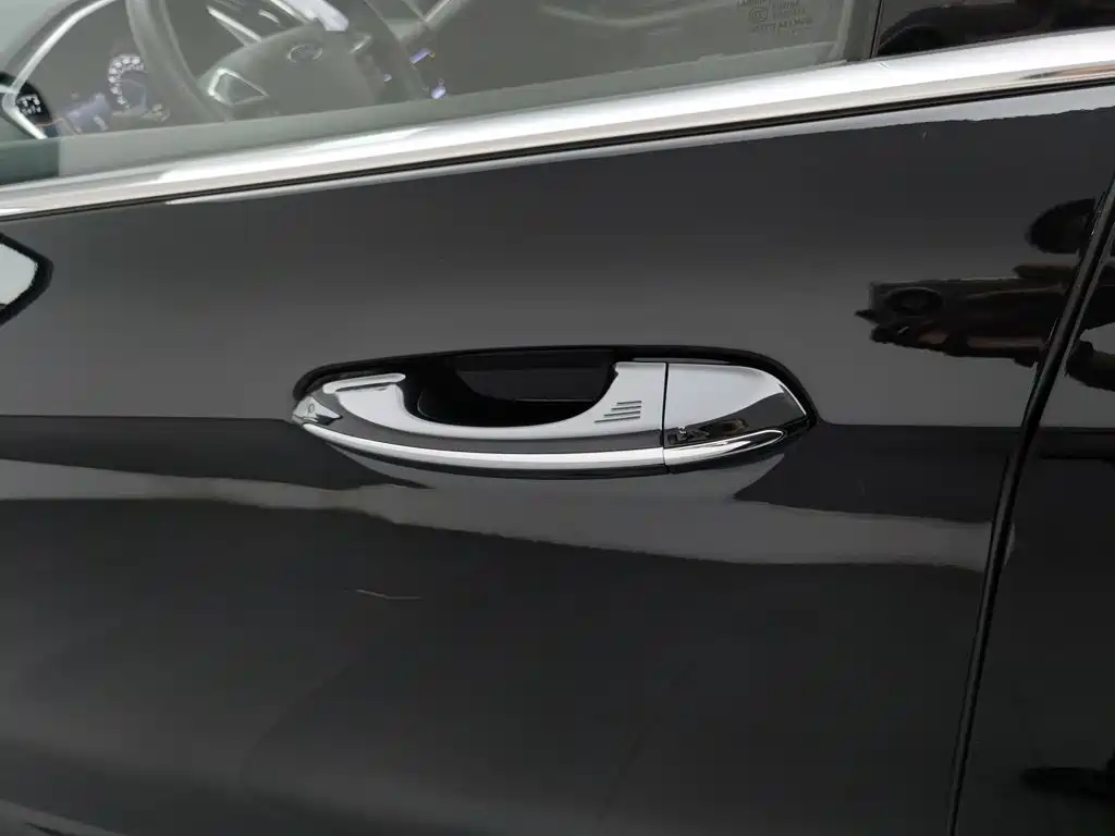 Ford Edge — миниатюра 18
