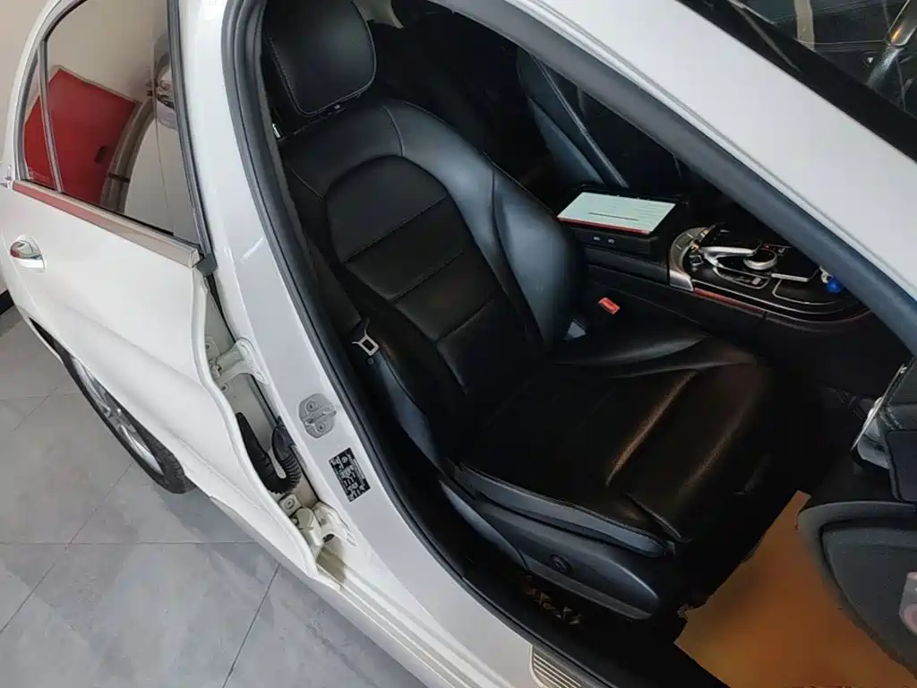 Mercedes-Benz C-Class — миниатюра 25