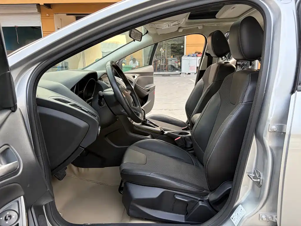 Ford Focus — миниатюра 5