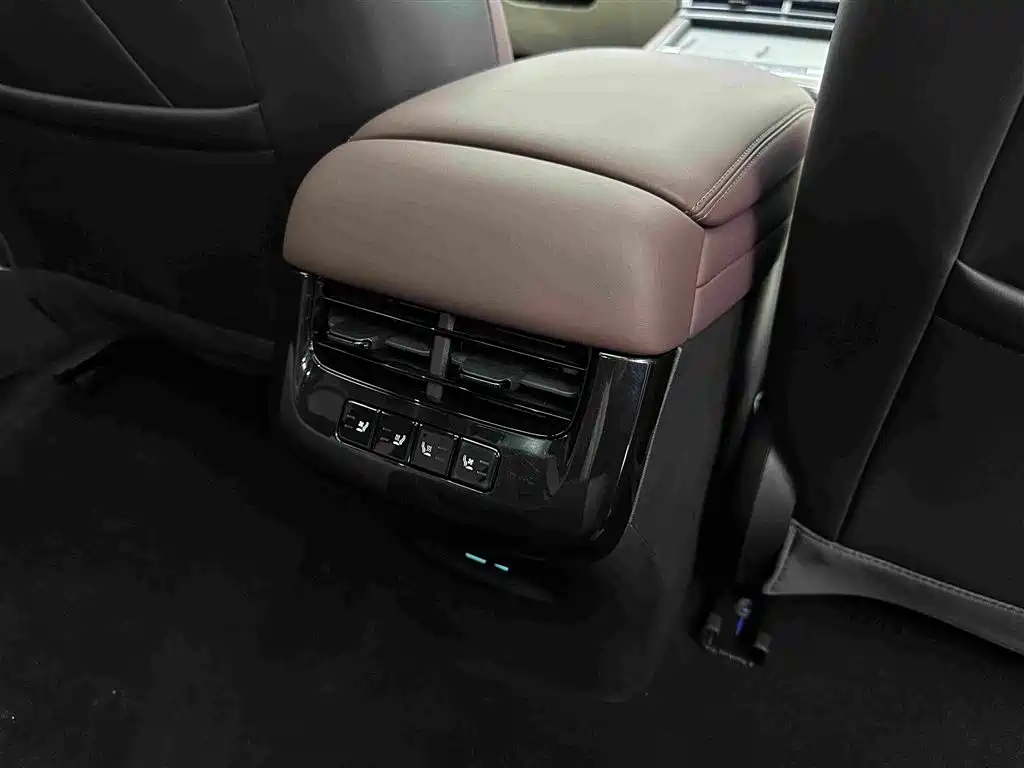 BYD Seal 07 DM-i — миниатюра 23