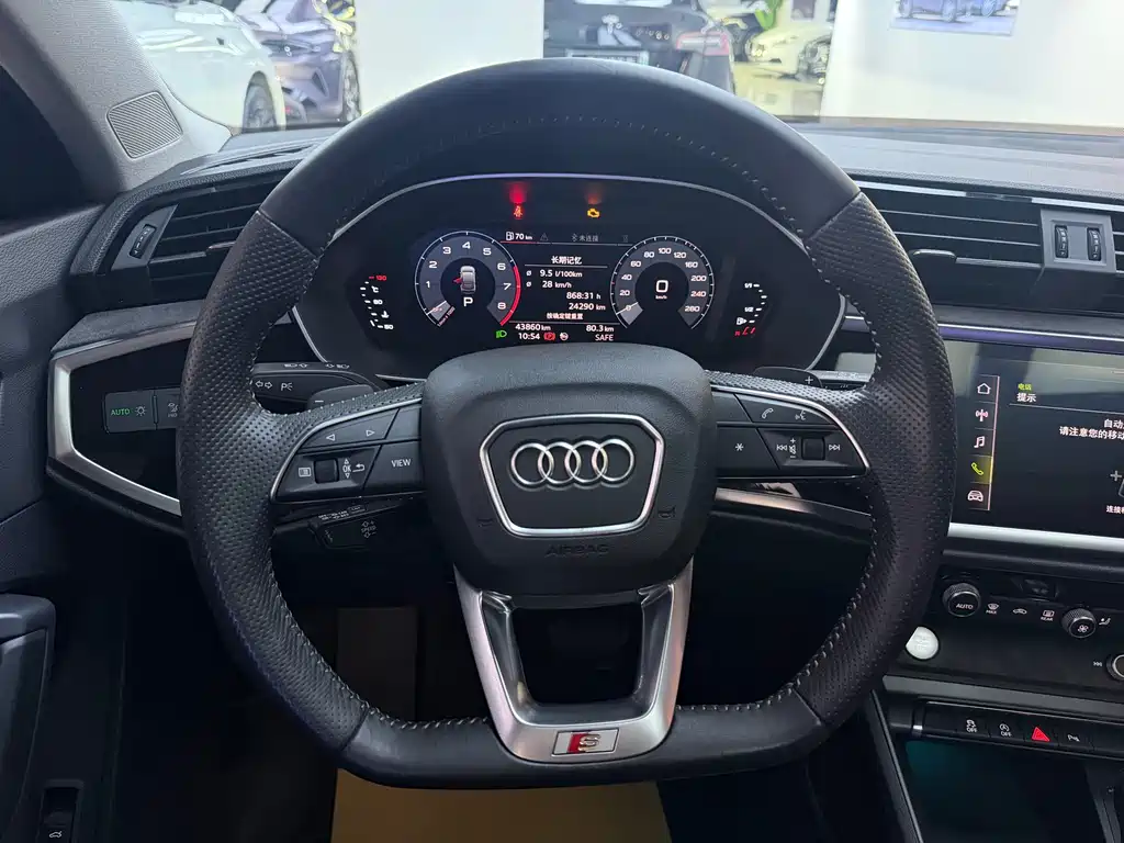 Audi Q3 Sportback — миниатюра 11