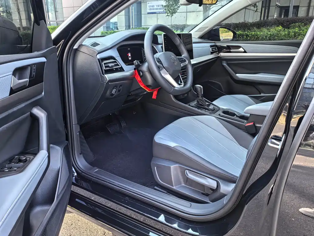 Volkswagen Lavida — миниатюра 4