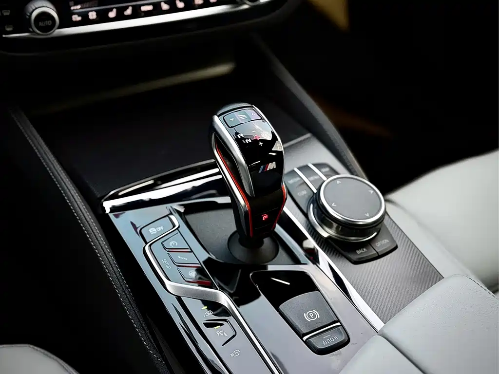 BMW M5 — миниатюра 10