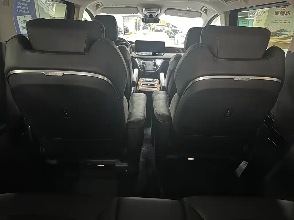 Hongqi Hongqi HQ9 PHEV — миниатюра 11