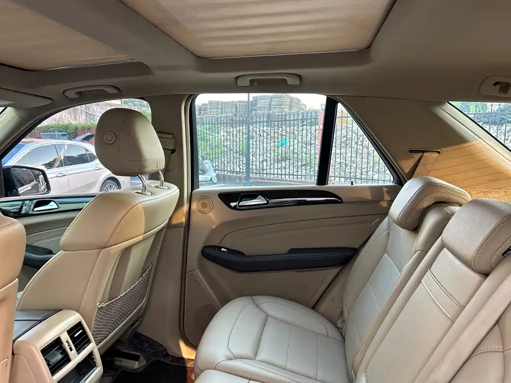 Mercedes-Benz M-Class — миниатюра 21