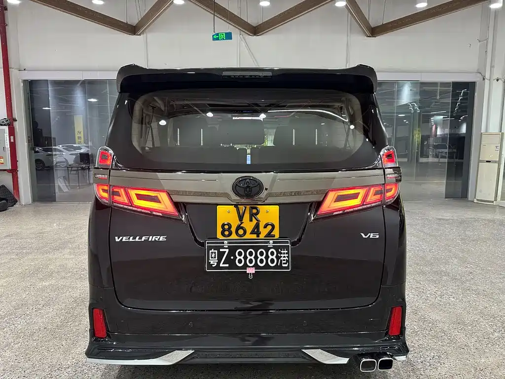 Toyota Vellfire — миниатюра 20