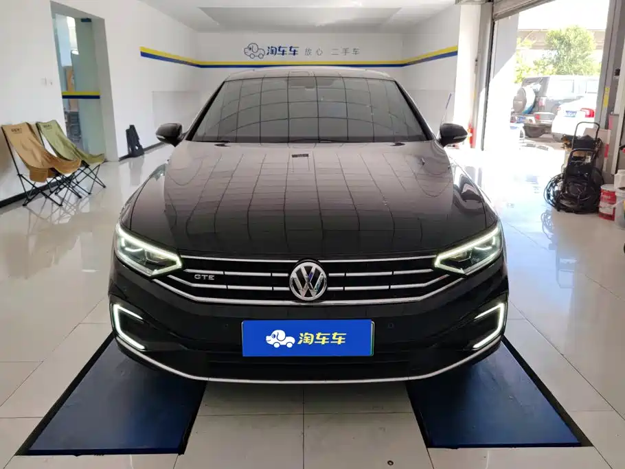 Volkswagen Magotan PHEV — миниатюра 2