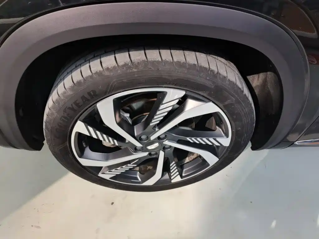 Geely Xingyue L — миниатюра 23