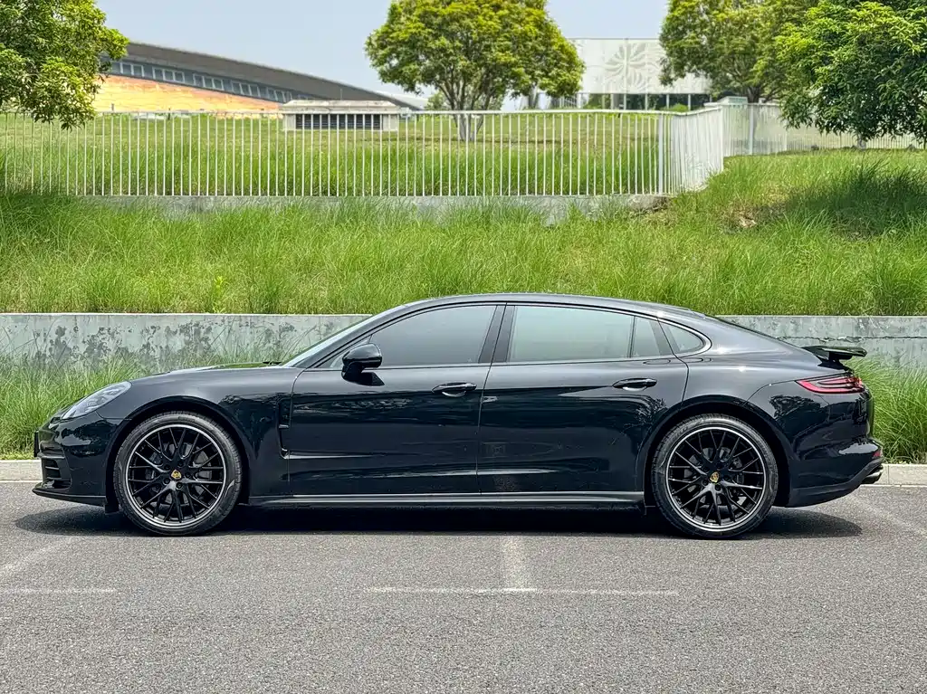 Porsche Panamera 2017 Panamera 4 Executive Long Wheelbase 3.0T