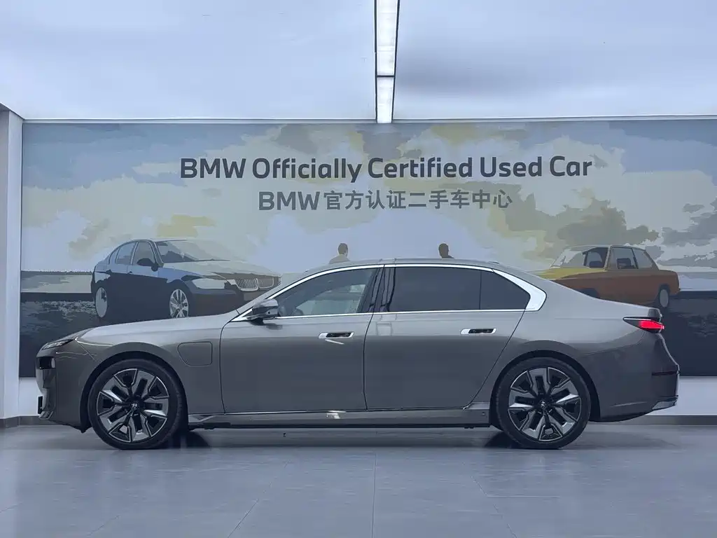BMW i7 — миниатюра 6