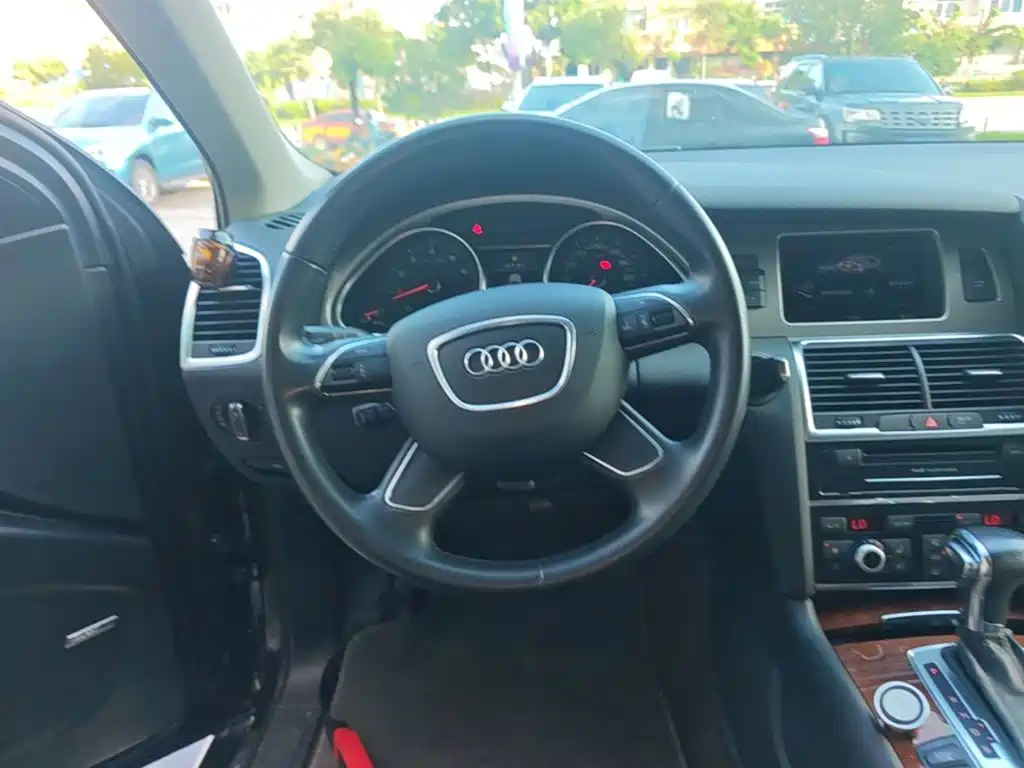 Audi Q7 — миниатюра 11