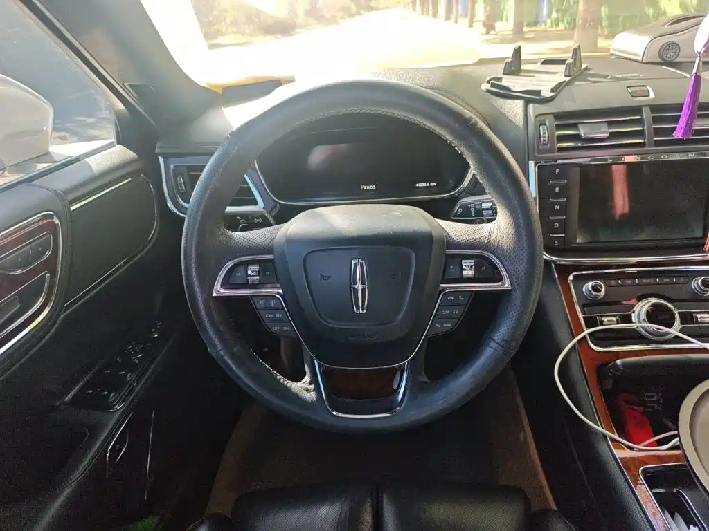 Lincoln Continental — миниатюра 6