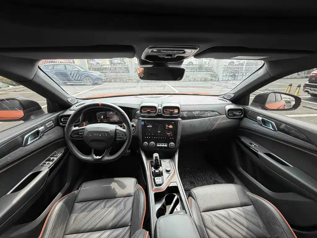 Lynk & Co 02 Hatchback — миниатюра 8