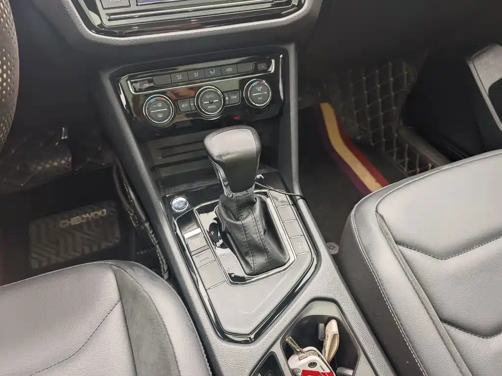 Volkswagen Tiguan L — миниатюра 9