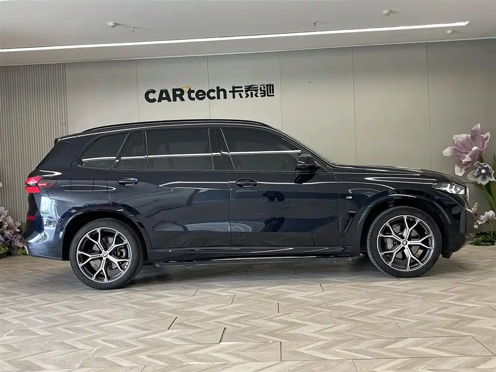 BMW X5 2023 xDrive 30Li Premium M Sport