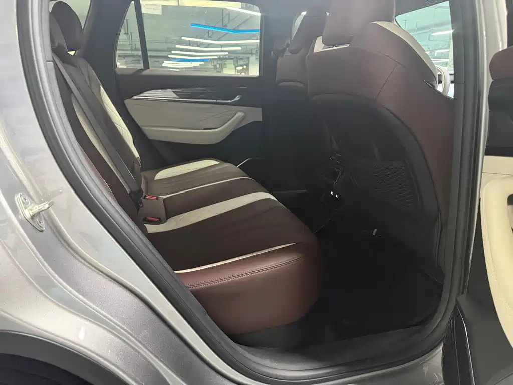 Geely Xingyue L — миниатюра 18