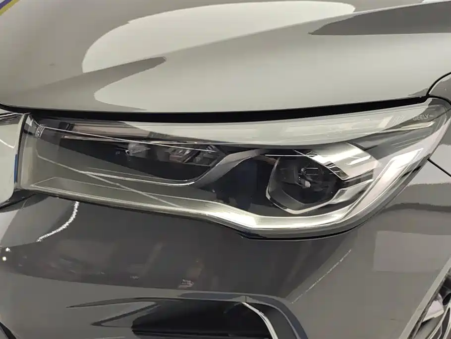 Geely Emgrand 2022 4 1.5L CVT Flagship