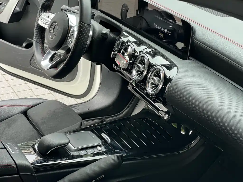 Mercedes-Benz CLA 2020 CLA 200