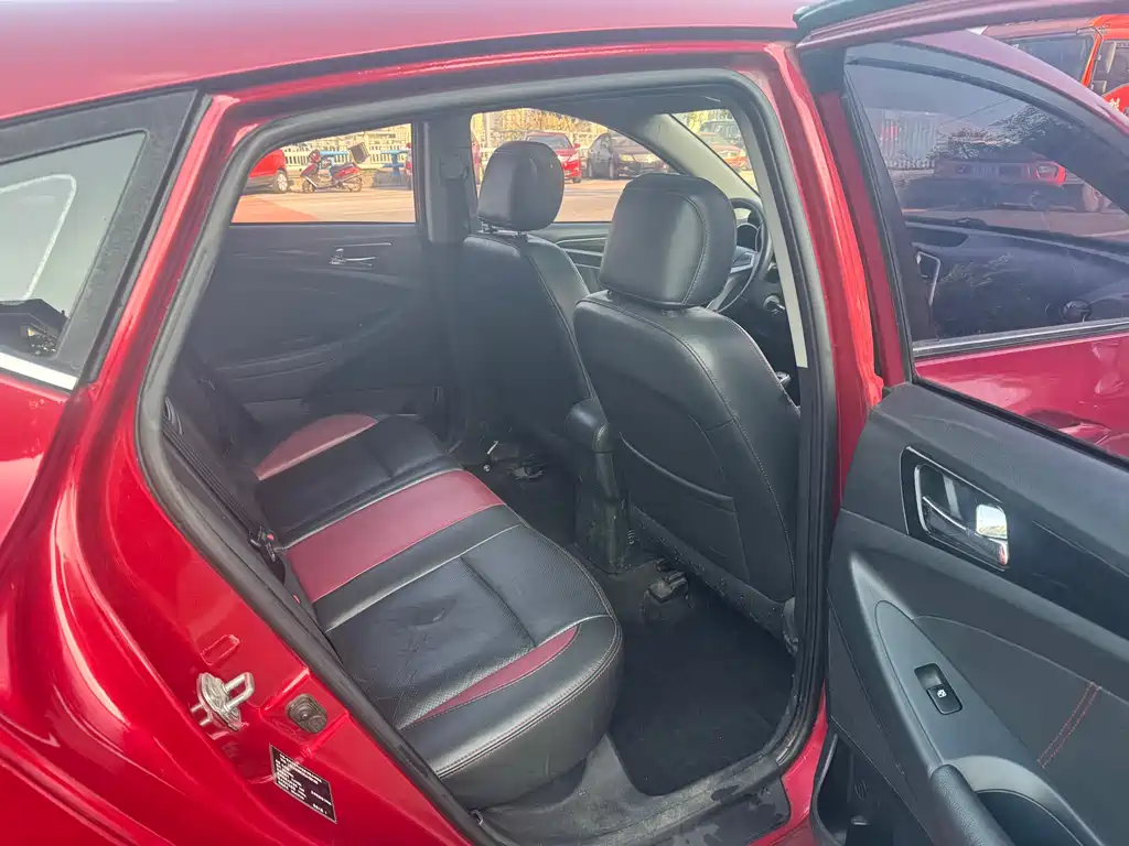 Changan EadoXT XT 2013 1.6L MT IV