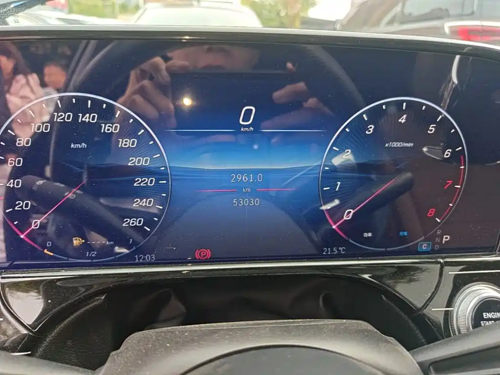 Mercedes-Benz E-Class — миниатюра 12