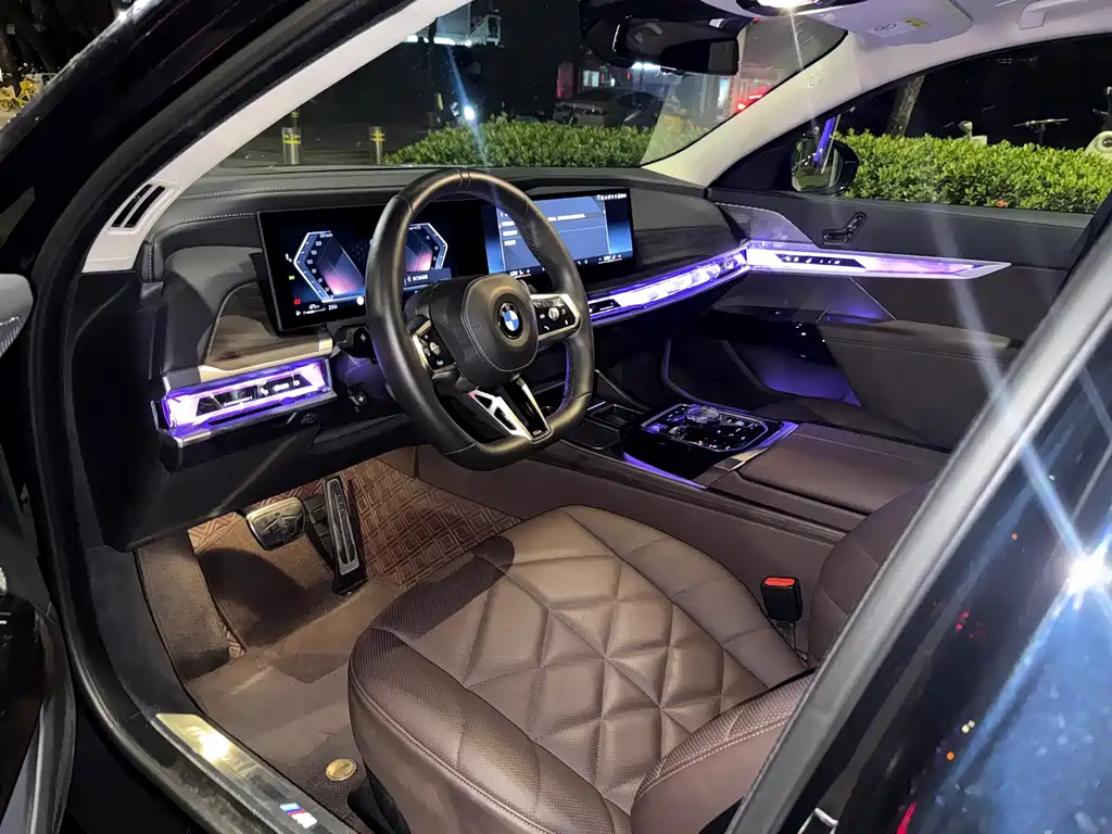 BMW 7 Series — миниатюра 5